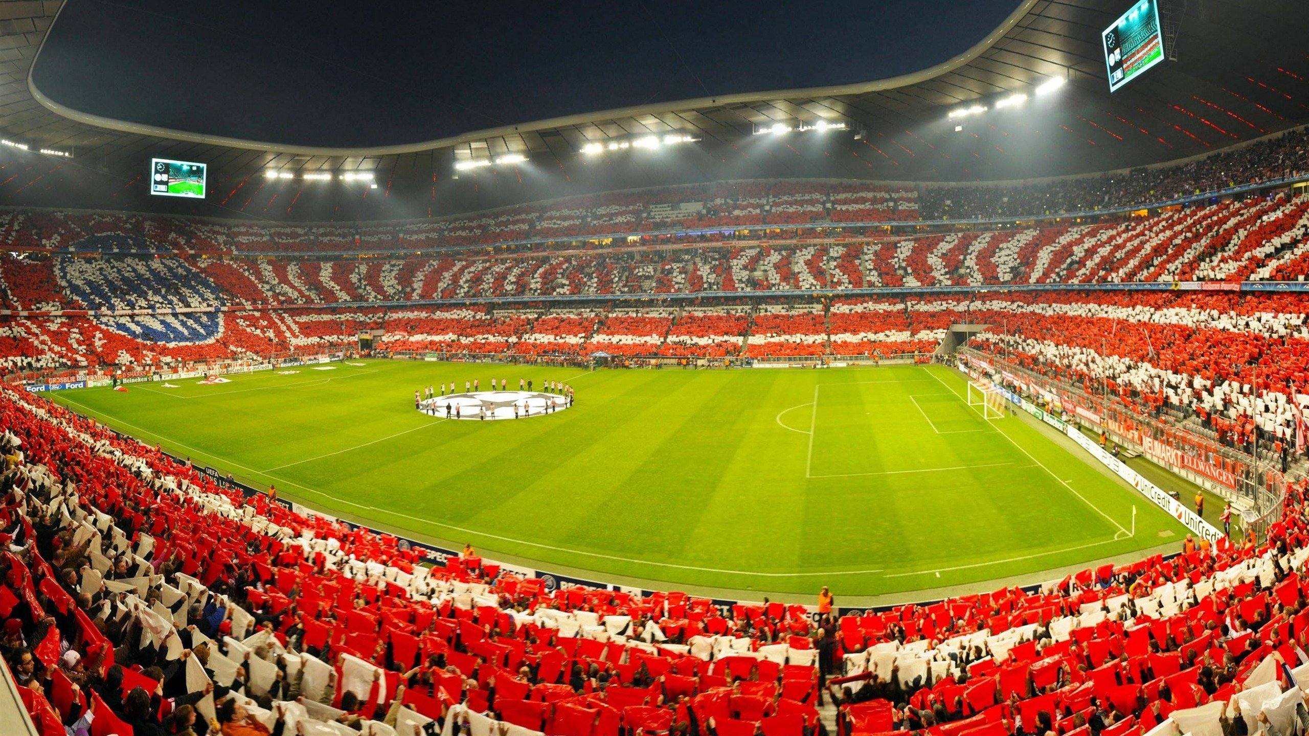 开云体育下载-广告商争相抢占曝光机会，助威搅动球迷狂热，请问广告